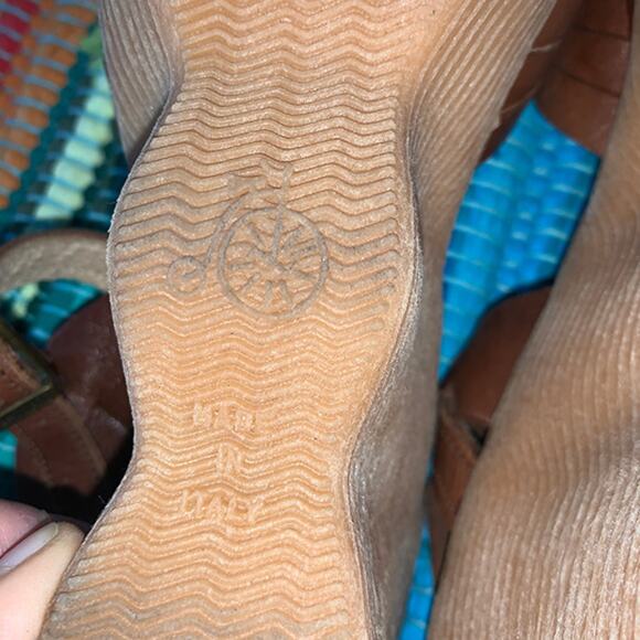 VINTAGE 70s/80s FAMOLARE "HI THERE" WAVY SOLE LEATHER WEDGE SANDAL - Picture 6 of 11